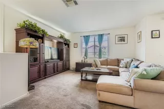 Photo #4: 2723012 Listing