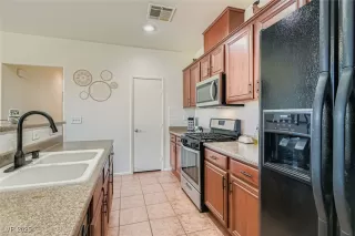 Photo #6: 2723012 Listing