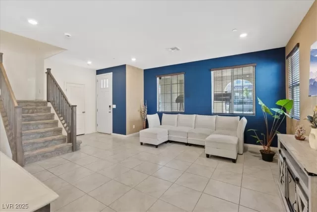 MLS: 2723032 Condo For Sale