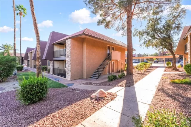 MLS: 2723043 Condo For Sale