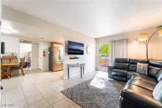 Photo #4: 2723043 Listing