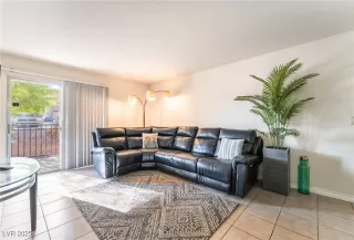 Photo #6: 2723043 Listing