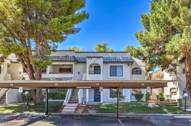 MLS: 2723053 Condo For Sale