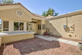 Photo #4: 2723070 Listing