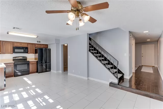 MLS: 2723072 Condo For Sale