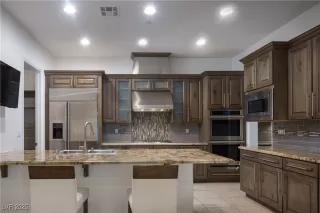 Photo #1: 2723103 Listing 