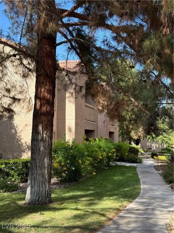 MLS: 2723115 Condo For Sale