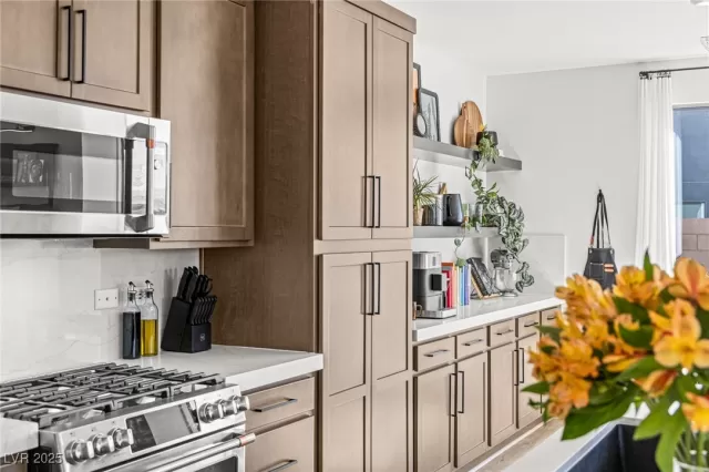 MLS: 2723127 Condo For Sale