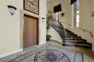 Photo #2: 2723158 Listing 