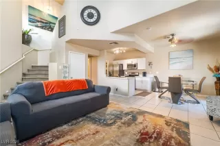 Photo #5: 2723189 Listing 