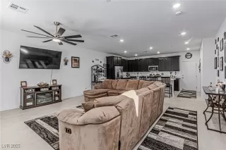 Photo #3: 2723222 Listing 