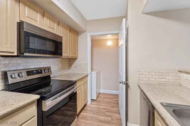 MLS: 2723227 Condo For Sale