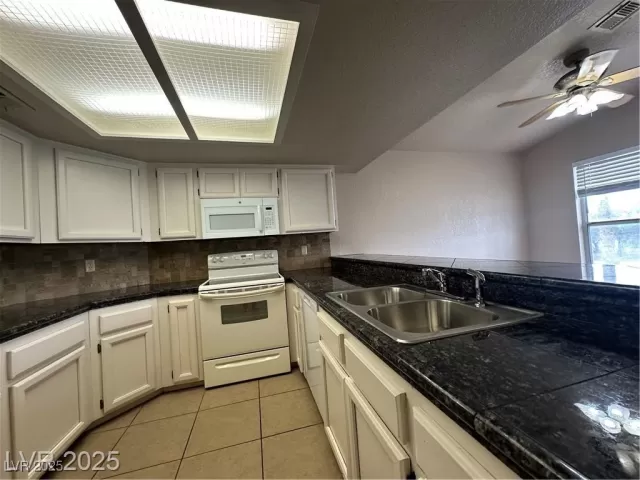 MLS: 2723233 Condo For Sale