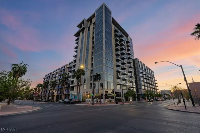 MLS: 2723274 Condo For Sale