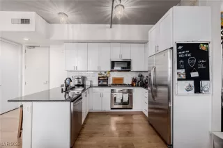 Photo #3: 2723274 Listing