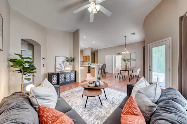 MLS: 2723286 Condo For Sale