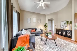 Photo #5: 2723286 Listing 