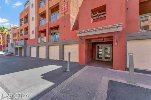 MLS: 2723297 Condo For Sale