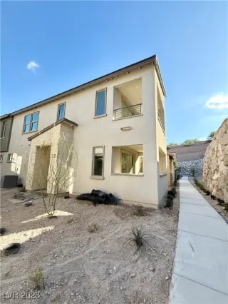 Photo #6: 2723298 Listing