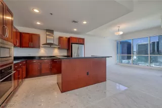 Photo #5: 2723360 Listing 