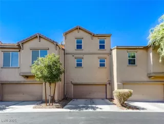 Photo #2: 2723376 Listing 