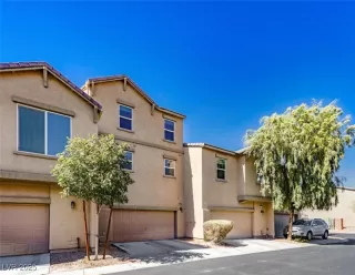 Photo #3: 2723376 Listing 