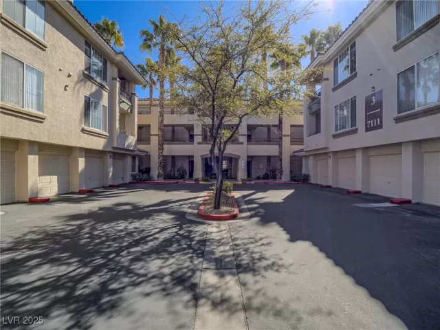 MLS: 2723414 Condo For Sale