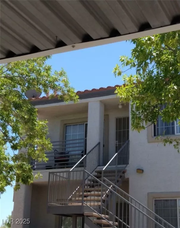 MLS: 2723428 Condo For Sale