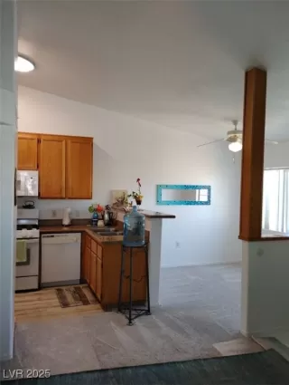 Photo #4: 2723428 Listing 