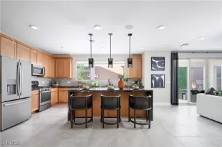 Photo #2: 2723433 Listing 