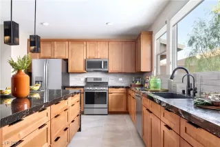 Photo #3: 2723433 Listing 