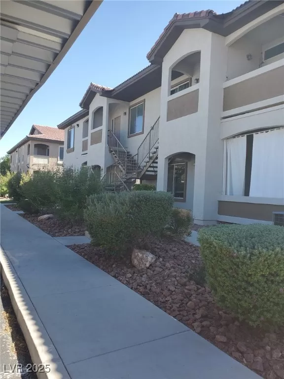 MLS: 2723469 Condo For Sale