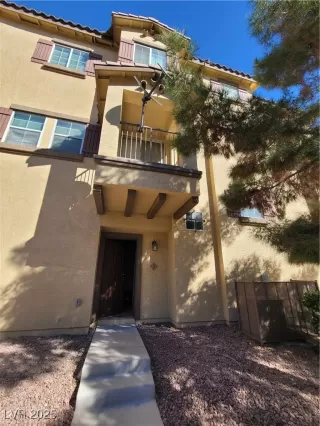 Photo #1: 2723484 Listing 