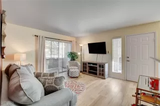 Photo #3: 2723500 Listing