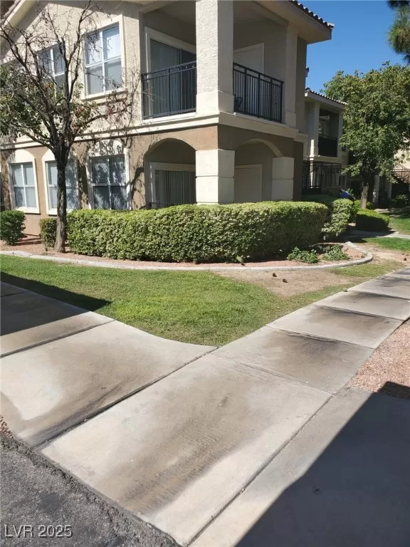 MLS: 2723501 Condo For Sale