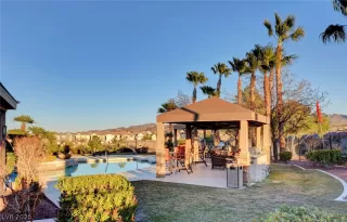 Photo #5: 2723501 Listing