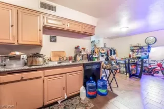 Photo #3: 2723525 Listing