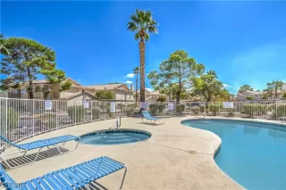 Photo #3: 2723527 Listing 