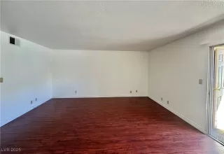 Photo #3: 2723564 Listing 