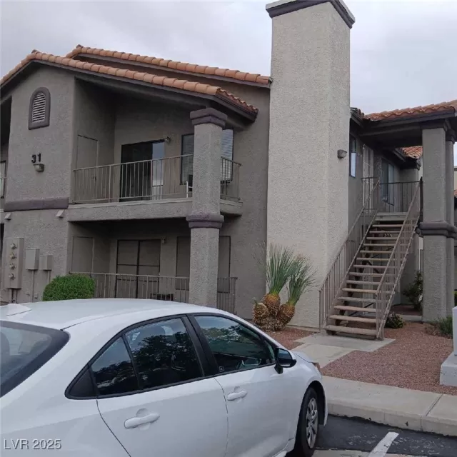 MLS: 2723577 Condo For Sale