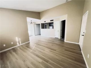 Photo #4: 2723590 Listing 