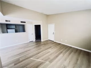 Photo #5: 2723590 Listing 