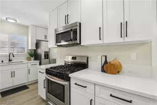 Photo #5: 2723593 Listing 