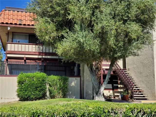 MLS: 2723596 Condo For Sale