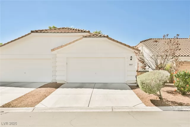 MLS: 2723598 Condo For Sale