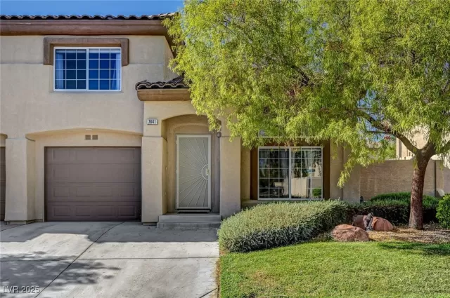 MLS: 2723648 Condo For Sale