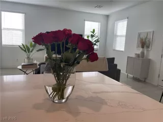 Photo #5: 2723655 Listing