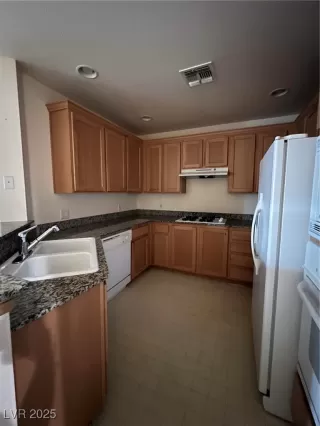 Photo #2: 2723662 Listing 