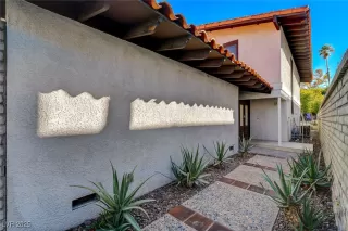 Photo #1: 2723674 Listing 