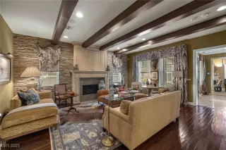 Photo #6: 2723677 Listing